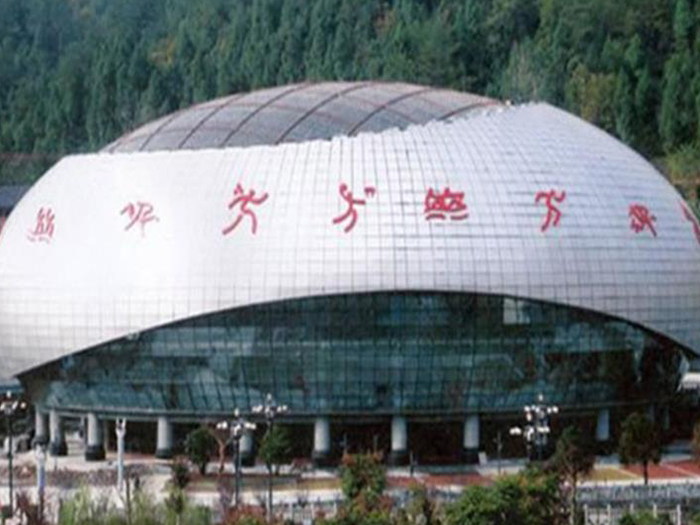 泸州体育中心球形网架加工安装